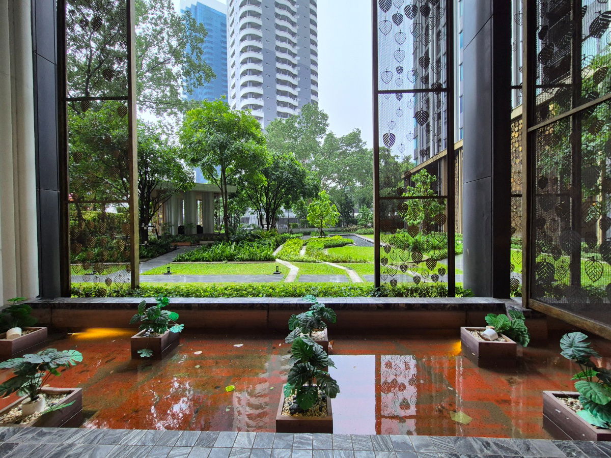 picture Luxury Central Embassy view 1 bedroom on 36th floor fully furnished ready to move in - 20/26