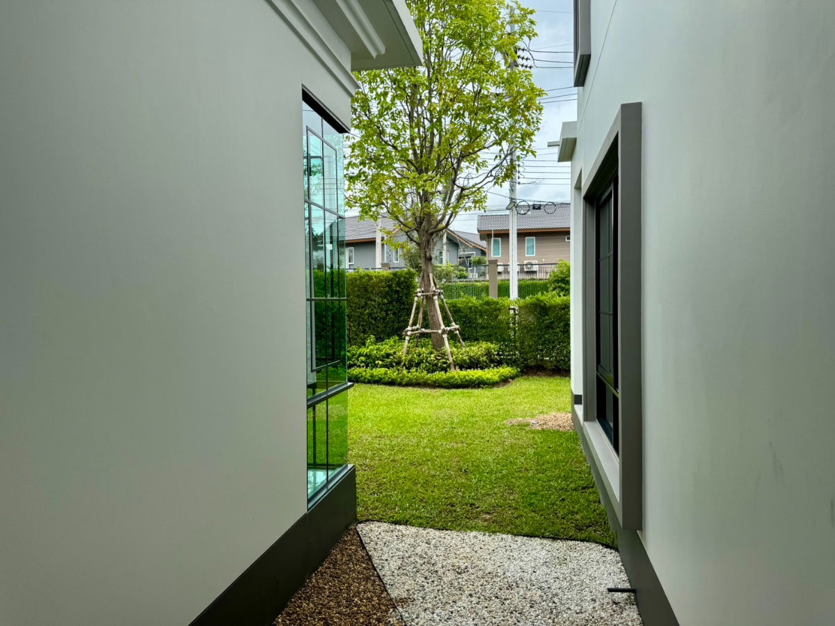รูป ⚡ เศรษฐสิริ กรุงเทพ-ปทุมธานี 2 บ้านทันสมัย ติดตั้ง Solar Roof, EV Charger และ Fresh O ให้คุณอยู่สบาย ประหยัดพลังงาน และเป็นมิตรกับสิ่งแวดล้อม - รูปที่ 11/41