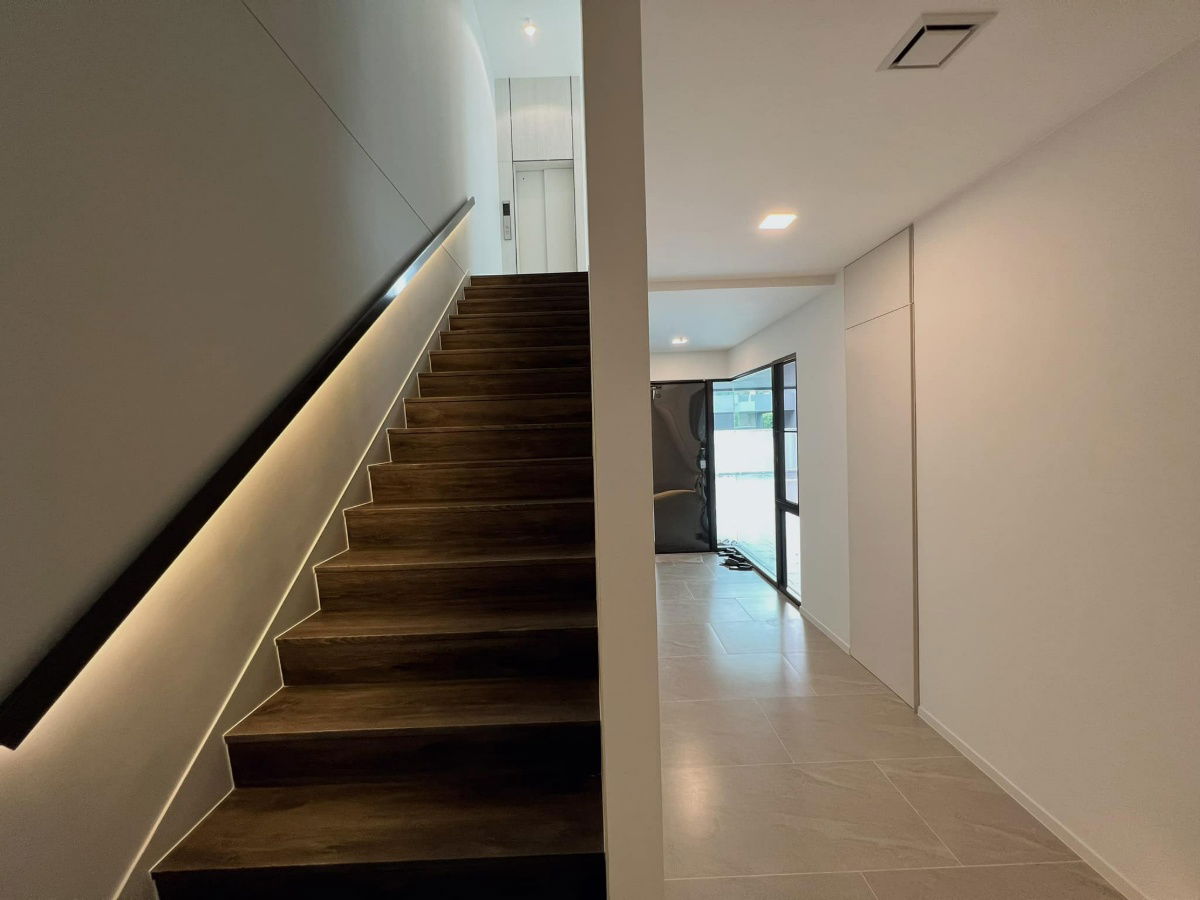 รูป เช่า ให้เช่าบ้านเดี่ยว VIVE กรุงเทพกรีฑา บ้านเดี่ยวหรู Modern Luxury ที่สุดของการใช้ชีวิต บนทำเลศักยภาพ "กรุงเทพกรีฑาตัดใหม่"  Line ID: @951qfbfi - รูปที่ 30/37