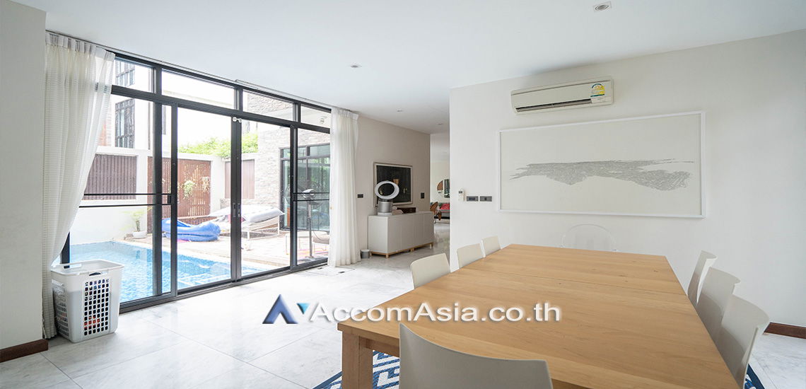 picture 🔼🔽 AccomA 📩  Minimalist Box-Shape Home with Natural Light and Utility Room (AA13422) - 18/20