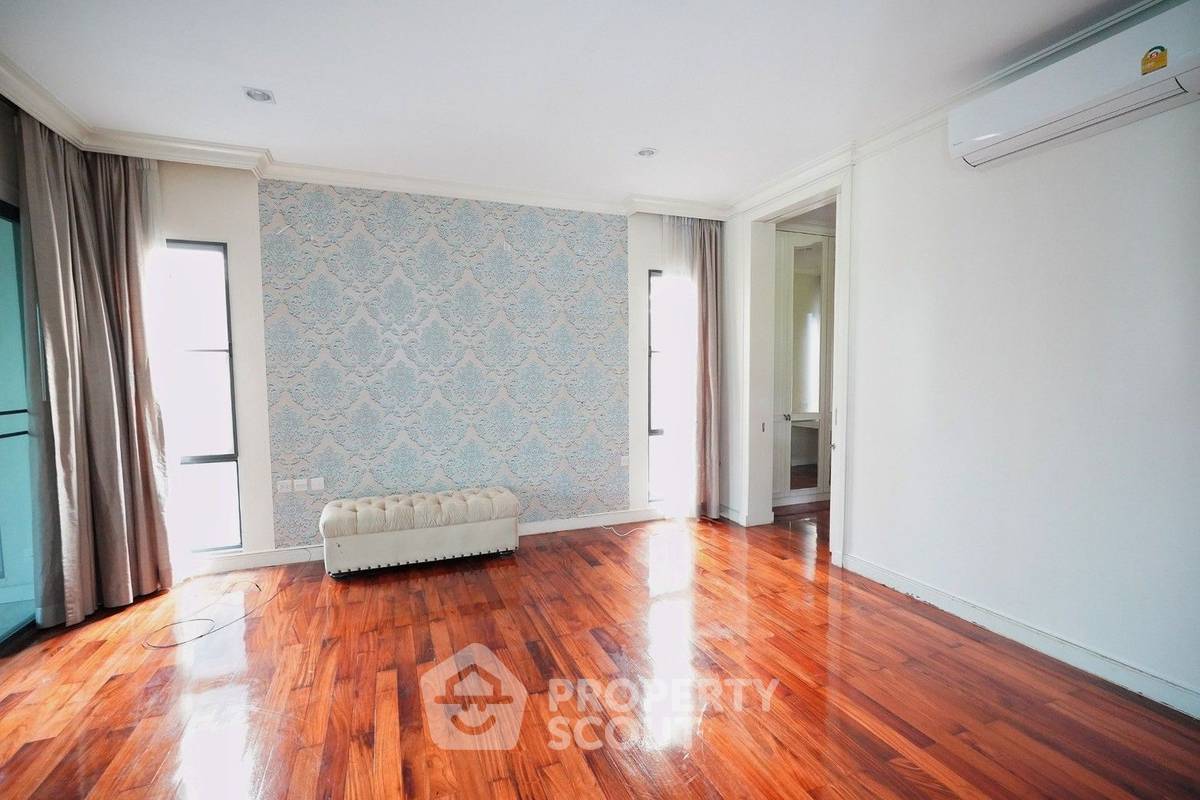 รูป บ้าน 5-ห้องนอน ที่ นาราสิริ ไฮด์อเวย์ ใน นวมินทร์ (ID 1539813) - รูปที่ 13/13