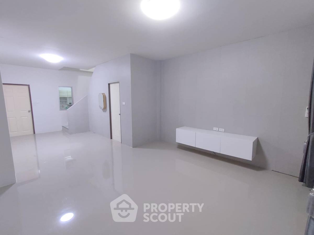 picture 2-BR Townhouse at Golden Town Laemchabang-Srisuvit in Bang Lamung (ID 1865653) - 7/16