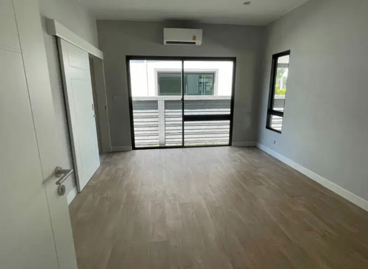picture Don’t Miss Out! Beautiful House No. 199/4  Prime location near Si Saman Expressway, right next to a golf course! , Setthasiri Krungthep–Pathumthani 2 - 11/26