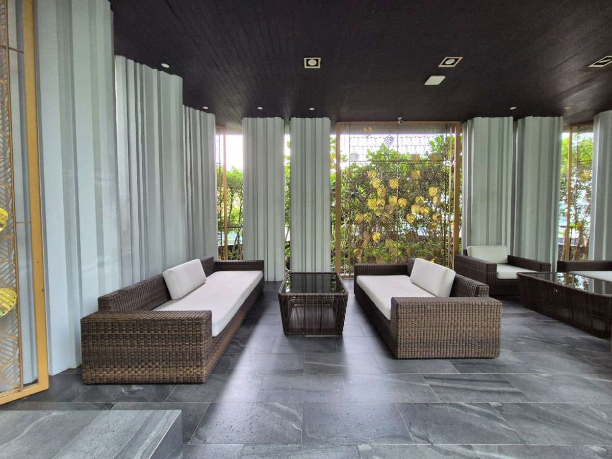 picture Luxury Central Embassy view 1 bedroom on 36th floor fully furnished ready to move in - 15/26