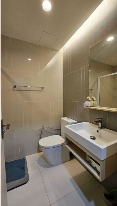 picture Two-bedroom unit for Sale in The Key Sathorn-Charoenrat, near near BTS Surasak - 7/9