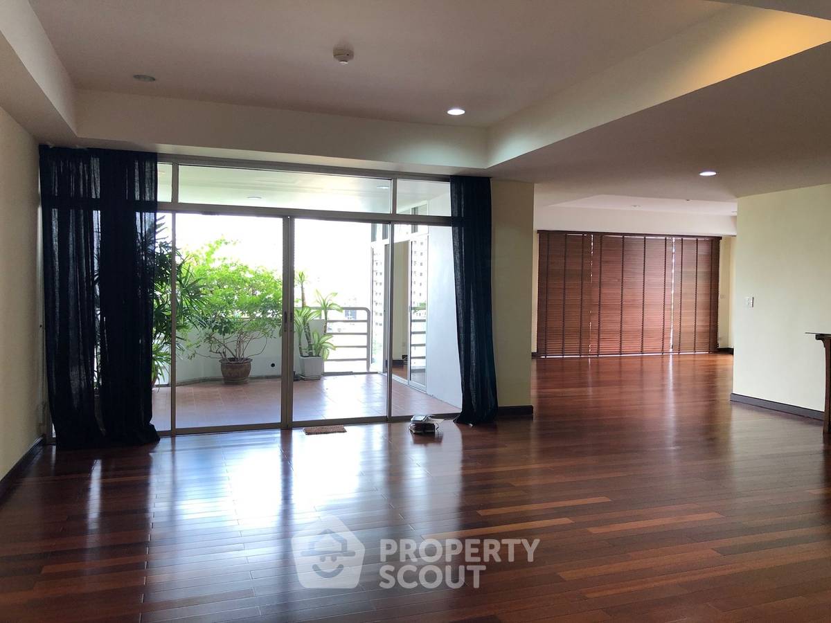 picture 3-BR Condo at La Cascade Condominium near BTS Ekkamai (ID 2224082) - 3/23