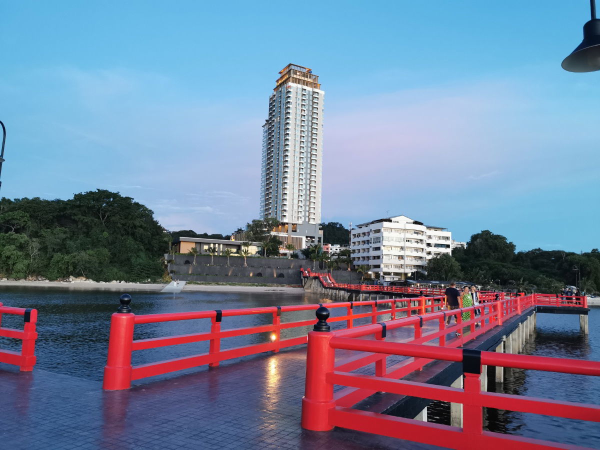 picture Fully furnished beachfront condominium in Sriracha, Chonburi  - 17/17