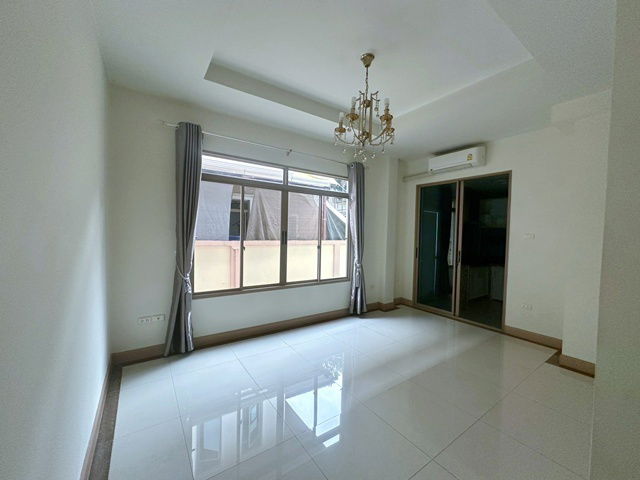 picture Opposite Central Westville 100m. MRT BangYiKhan 4.7km. Mansion for rent 2-storey 66sq.wa. 280sq.m. 6 - 5/8