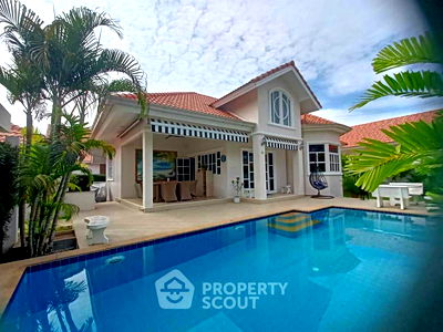 Houses for sale Petchburi : 3-BR Villa close to The Venezia (ID 2224279)