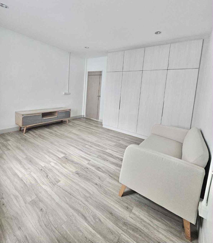 picture 🔥🔥 📌📌 🔥Hot Deal🔥  For rent Modern Townhome 3 floors at Soi Sukhumvit 54   - 2/10