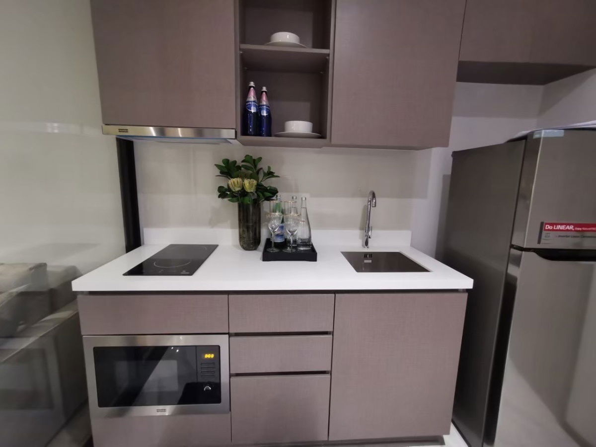 picture For Rent Studio unit 31 Sqm. Built-in & Fully furnished - 5/6