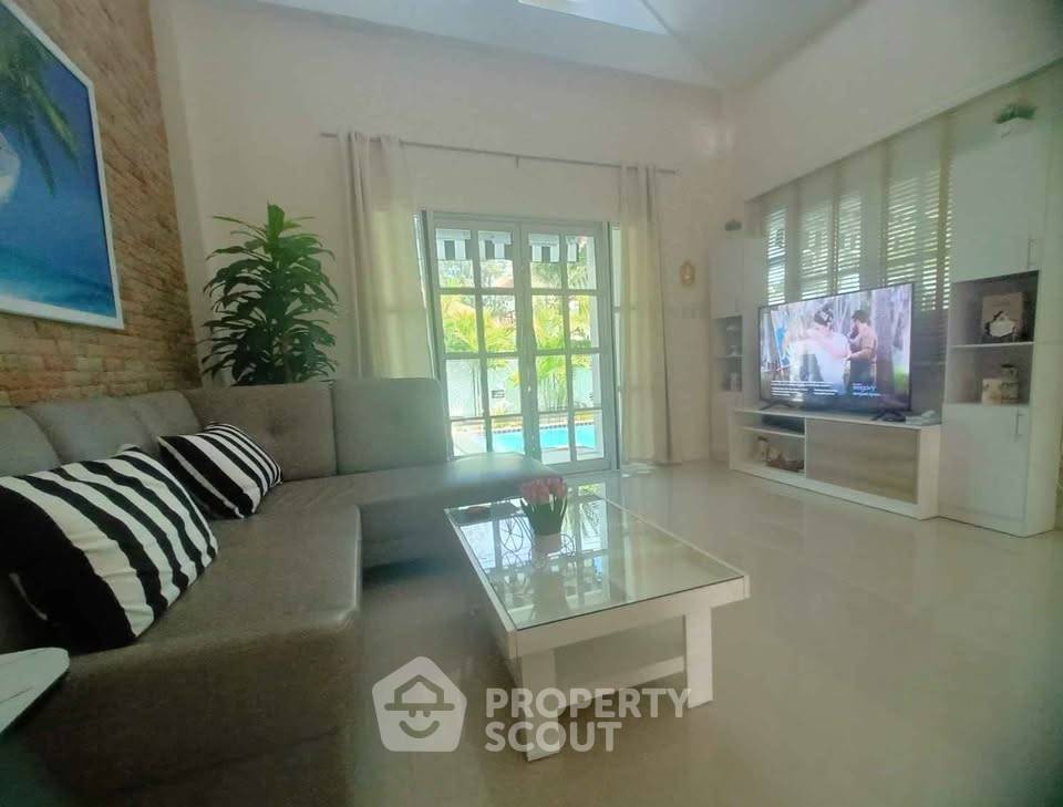 รูป วิลล่า 3-ห้องนอน ใกล้ เดอะ เวเนเซีย (ID 2224279) - รูปที่ 15/16