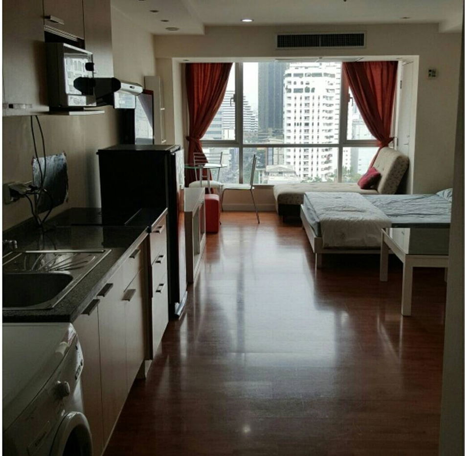 picture Studio unit for rent in The Trendy Condominium, near near BTS Nana - 2/5