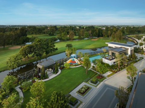 Don’t Miss Out! Beautiful House No. 199/4  Prime location near Si Saman Expressway, right next to a golf course! , Setthasiri Krungthep–Pathumthani 2