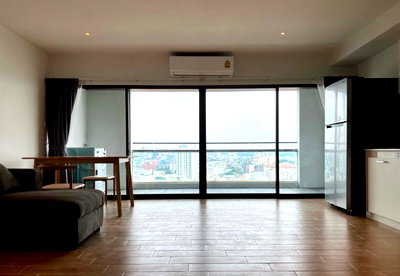 Condos for rent : rent: The Natural Place Suite 2 bedrooms, beautiful, good location, ready to move in, near MRT Lumpini. Interested, add Line @841qqlnr