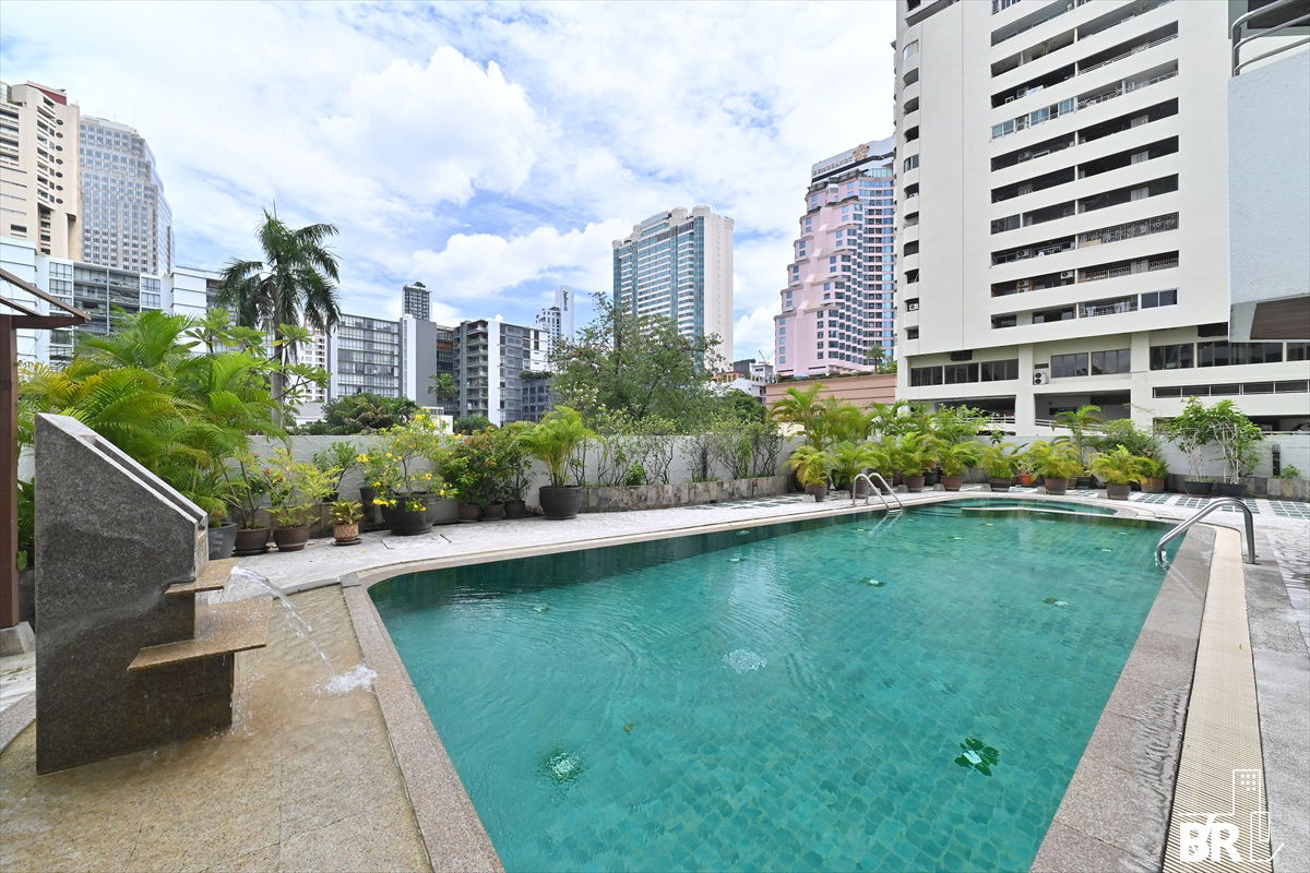 picture Lake Avenue ✨ Spacious and Simple unit, Near BTS Asoke - 4/6
