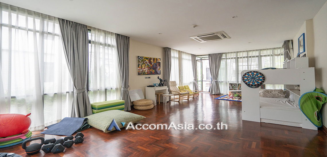 picture 🔼🔽 AccomA 📩  Minimalist Box-Shape Home with Natural Light and Utility Room (AA13422) - 7/20