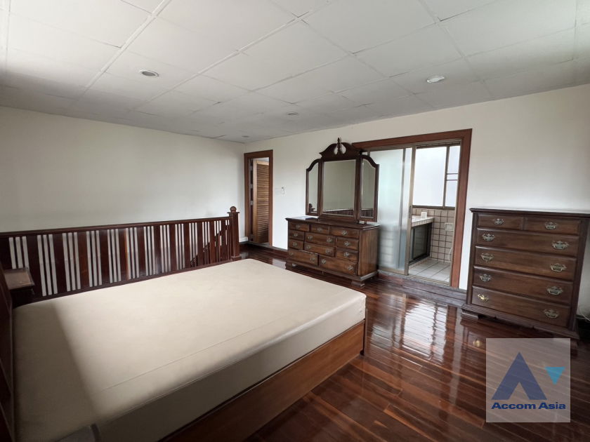 picture 🔼🔽 AccomA 📩 Classic Townhouse with greenery views and warm wooden tones (AA32315) - 18/20