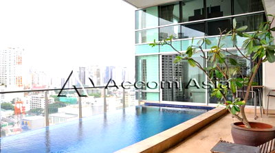 คอนโดให้เช่า : 🔼🔽 AccomA 📩 Spacious unit with private pool and dark wood tones at Le Raffine Sukhumvit 31 Condominium (1520402)