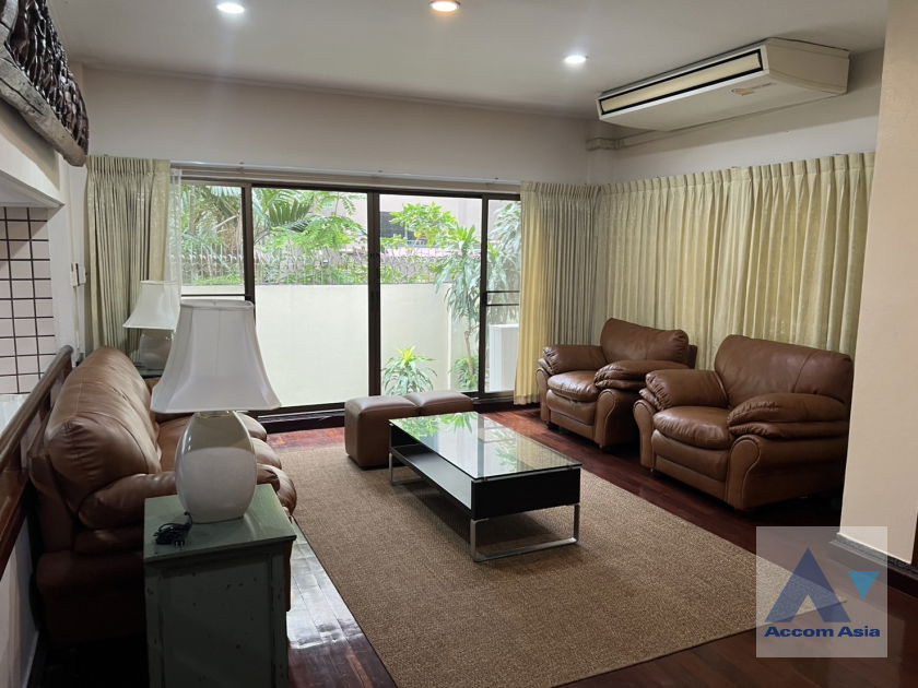picture 🔼🔽 AccomA 📩 Classic Townhouse with greenery views and warm wooden tones (AA32315) - 12/20