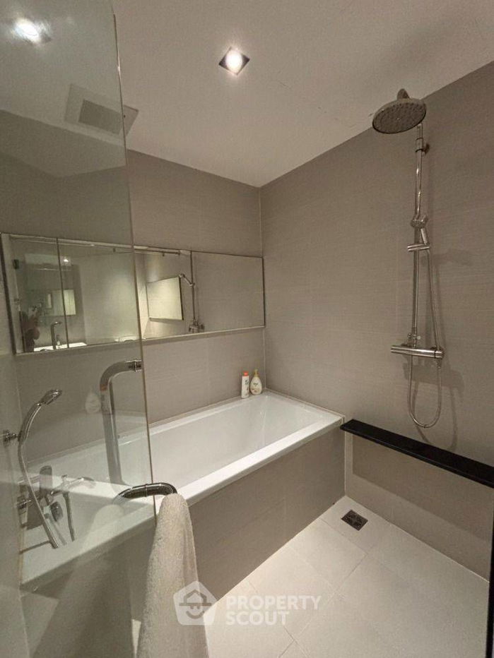 picture 2-BR Condo at Issara @ 42 Sukhumvit Condominium near BTS Ekkamai (ID 2225546) - 40/40