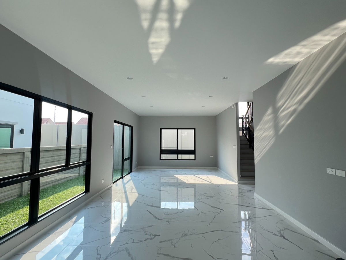 picture ✨ Luxury Detached House on a Large Plot, Main Road Location at “Setthasiri Phahonyothin–Sai Mai” 💰 Great Price Before the Zone Closes! - 4/13