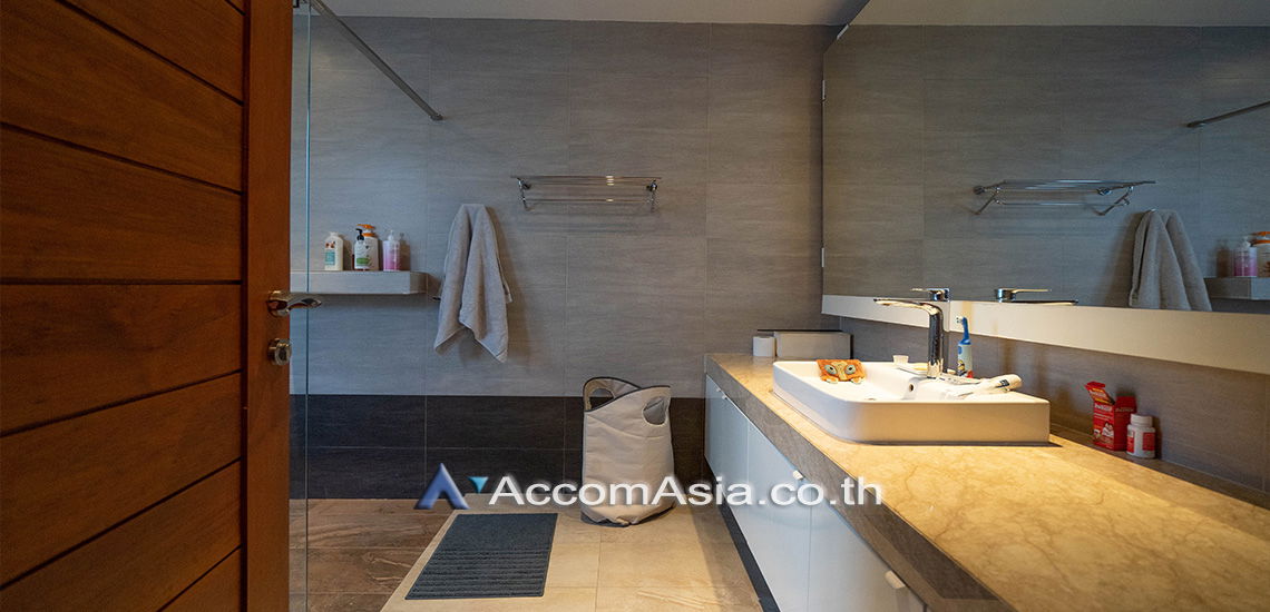 picture 🔼🔽 AccomA 📩  Minimalist Box-Shape Home with Natural Light and Utility Room (AA13422) - 6/20