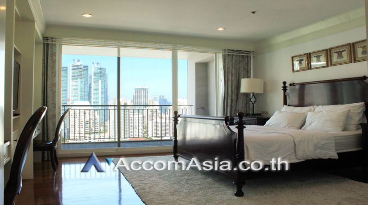 รูป 🔼🔽 AccomA 📩 Skyline-view duplex with floor-to-ceiling glass and airy layout (1521568) - รูปที่ 6/12