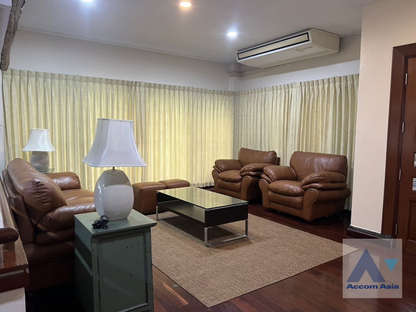 picture 🔼🔽 AccomA 📩 Classic Townhouse with greenery views and warm wooden tones (AA32315) - 13/20