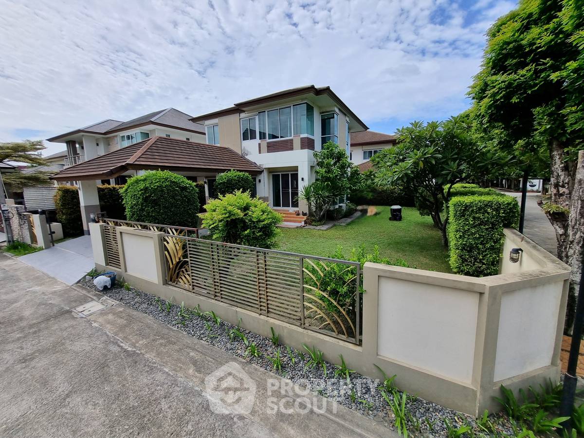 picture 3-BR House at Busarakham Residence in Sala Thammasop (ID 2180220) - 2/24