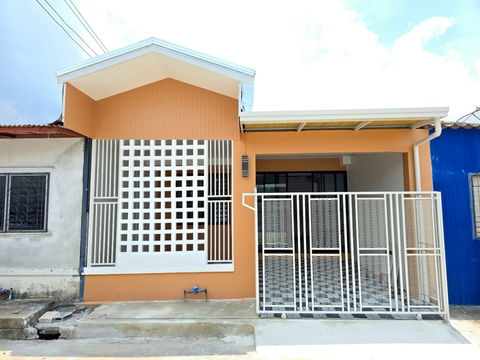 หมู่บ้านพฤกษา2 ซ.57  เนื้อที่18ตรว. 3นอน  1น้ำ    ราคาขาย 1.25ล้าน