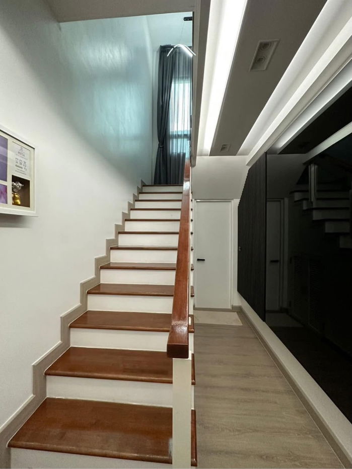 รูป P0173 บ้านเดี่ยวแปลงมุม ติดสวน ใจกลางกรุงเทพกรีฑา – พร้อมโซลาร์ & รีโนเวทใหม่ทั้งหลัง - รูปที่ 12/15