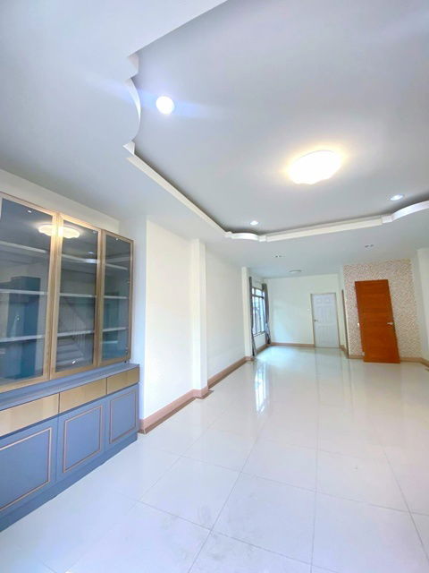 picture Opposite Central Westville 100m. MRT BangYiKhan 4.7km. Mansion for rent 2-storey 66sq.wa. 280sq.m. 6 - 4/8