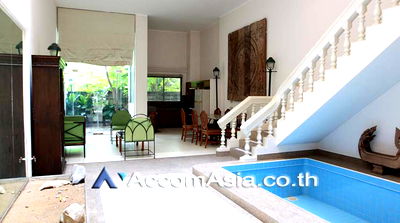 Townhouses for rent Sukumvit 46 : 🔼🔽 AccomA 📩  5 BR Townhouse in Phra Khanong Nuea (AA18996)