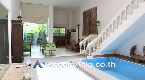 🔼🔽 AccomA 📩  5 BR Townhouse in Phra Khanong Nuea (AA18996)