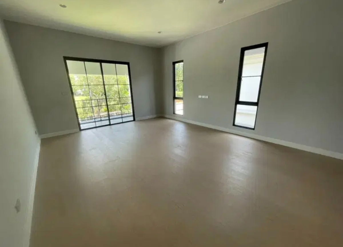 picture Don’t Miss Out! Beautiful House No. 199/4  Prime location near Si Saman Expressway, right next to a golf course! , Setthasiri Krungthep–Pathumthani 2 - 16/26