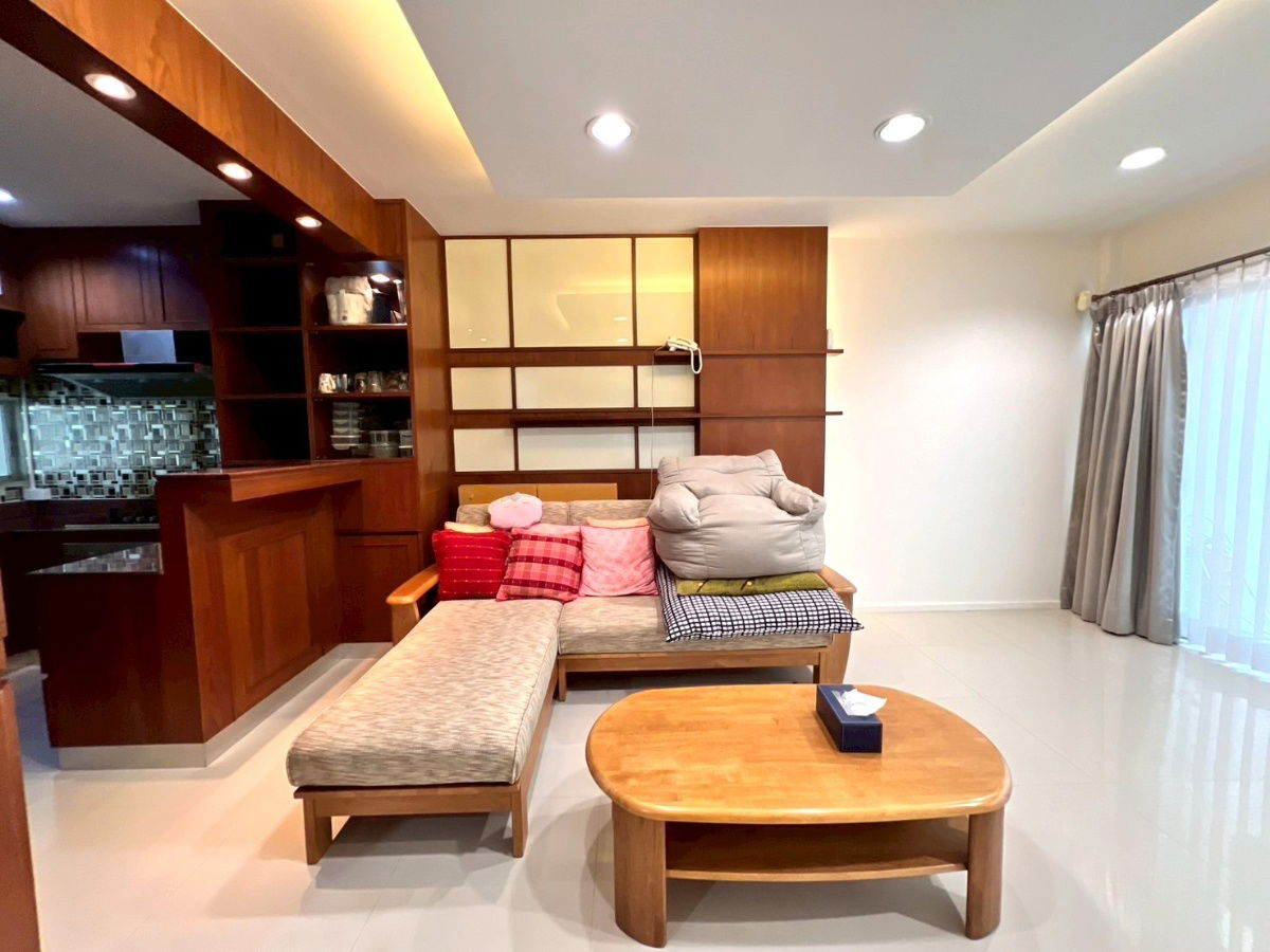 รูป 🏡 ขายด่วน! Noble Cube พัฒนาการ ทาวน์โฮมหรู 3 ชั้น 3 ห้องนอน พร้อมอยู่ เพียง 8.7 ล้าน [NCh250701] - รูปที่ 10/22