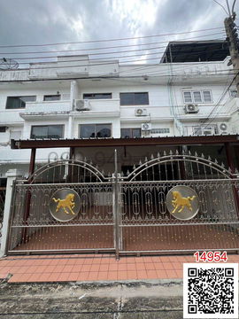 เช่า ทาวน์เฮาส์ 3 ชั้น หมู่บ้านศรีปราโมทย์ ห่างจากโลตัส พระราม3 เพียง 200 เมตร