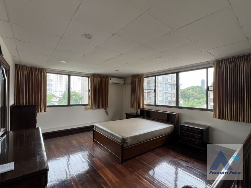 picture 🔼🔽 AccomA 📩 Classic Townhouse with greenery views and warm wooden tones (AA32315) - 15/20