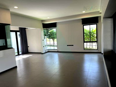 Houses for sale Samut Prakarn : 🎉 For Sell House VIVE BANGNA KM.7 3-story 3 bedroom 4 bathroom