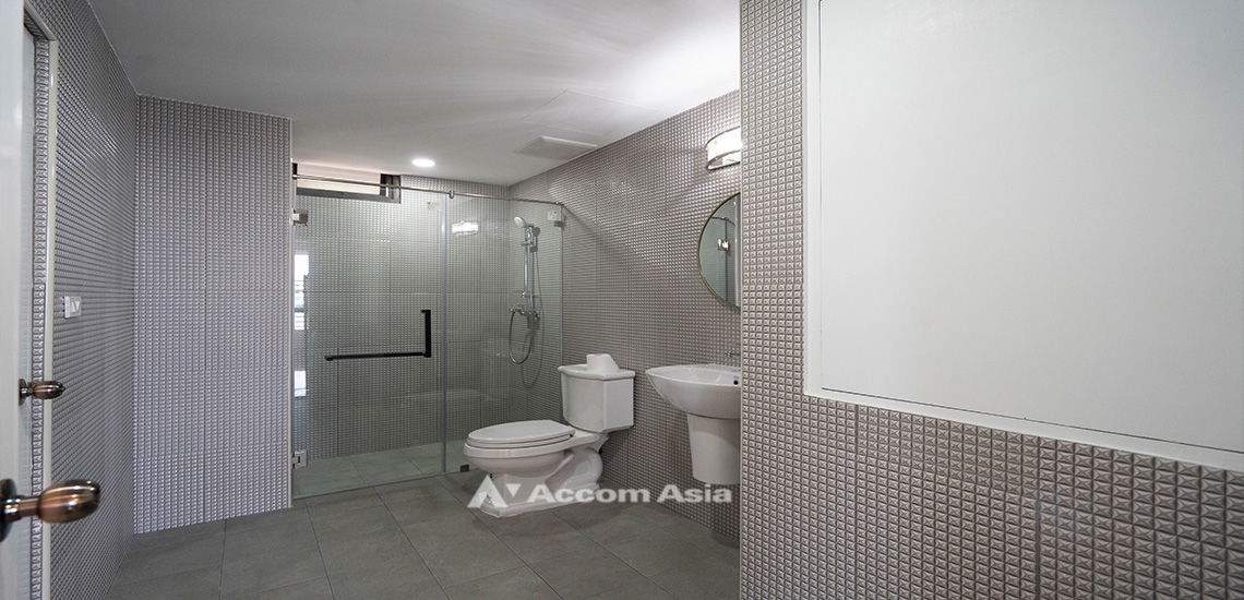 รูป 🔼🔽 AccomA 📩 Classically elegant unit with skyline balcony view (24496) - รูปที่ 15/18