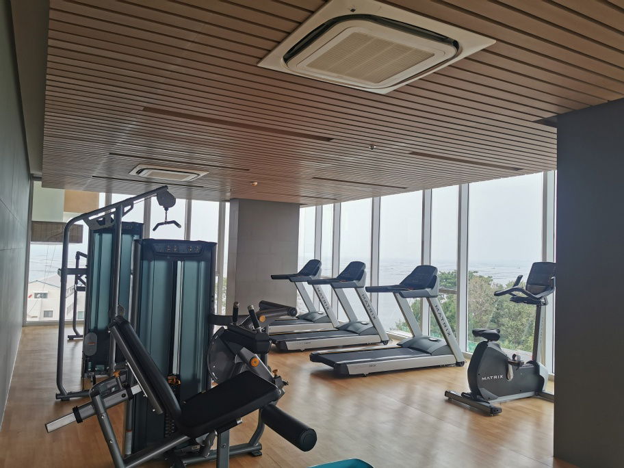 picture Fully furnished beachfront condominium in Sriracha, Chonburi  - 12/17