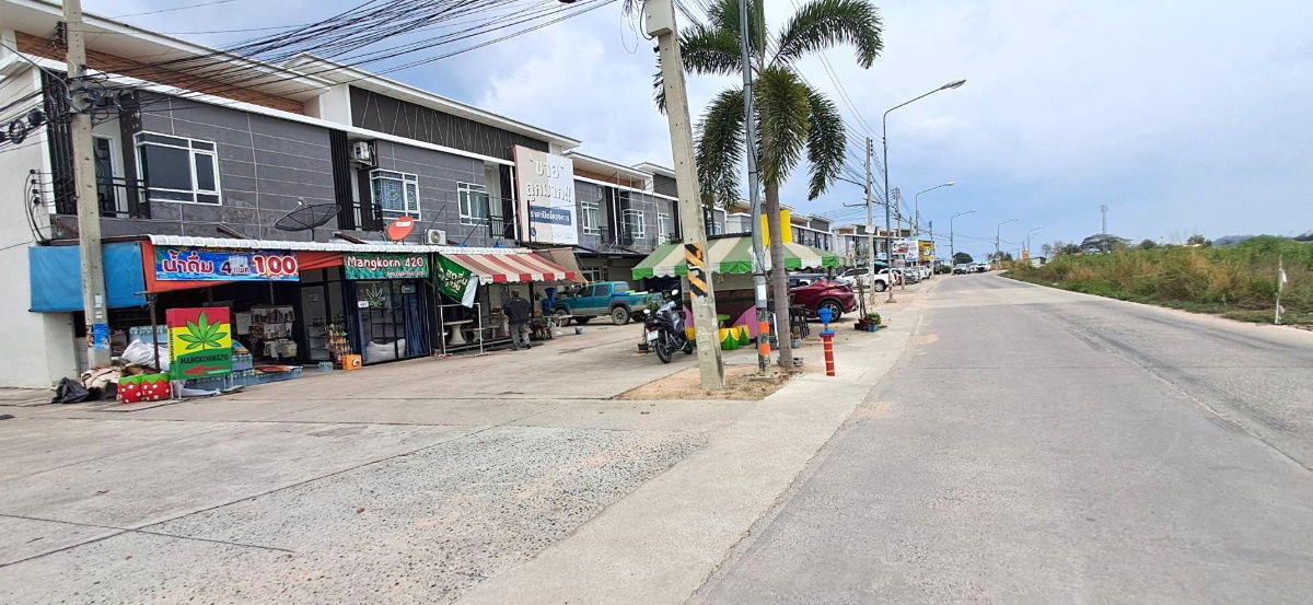 picture Income 15,000 THB/month!!Corner unit, Pluak Daeng, near Amata City!!!  2-story commercial building, Pluak Daeng,  - 9/19
