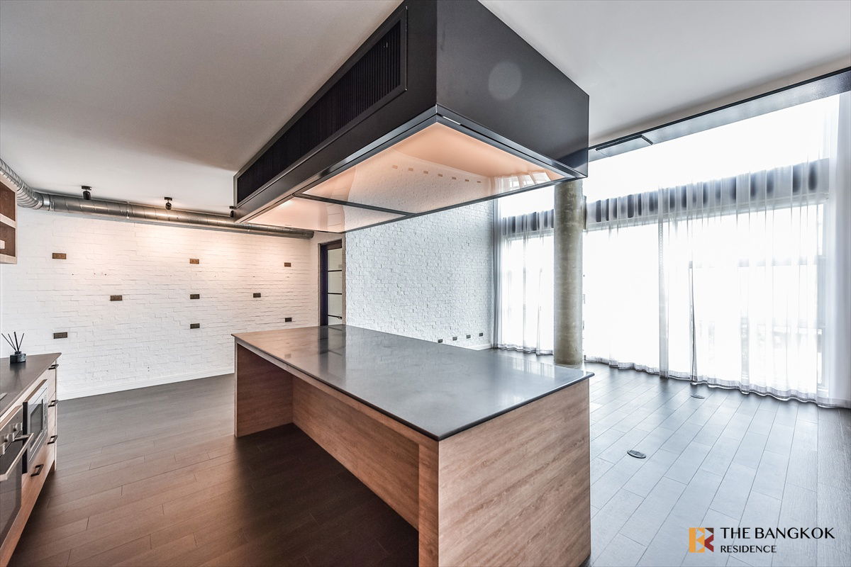 picture Penthouse Condominium 3 🌟 Luxury Penthouse, Large Stylish Finishing near BTS Ekkamai - 16/20