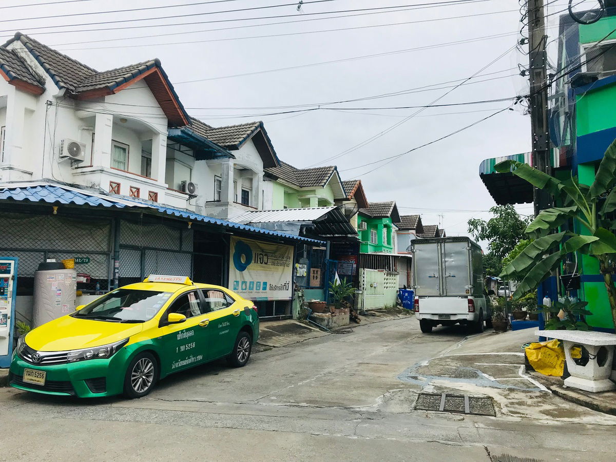 รูป ด่วน! ขายทาวน์เฮ้าส์ 2 ชั้น หมู่บ้านพูนสุข บางนา–สุวรรณภูมิ ราคา 1.15 ล้าน 19.5 ตรว - รูปที่ 6/23