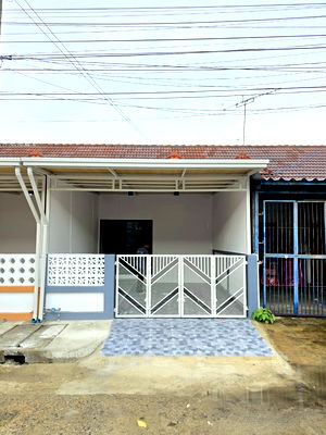 ทาวน์โฮม ลำลูกกา คลองแปด : หมู่บ้านธราดล (บ้านเลขที่ 229/314) รั้วเทา ลำผักกูด  ปทุมธานี