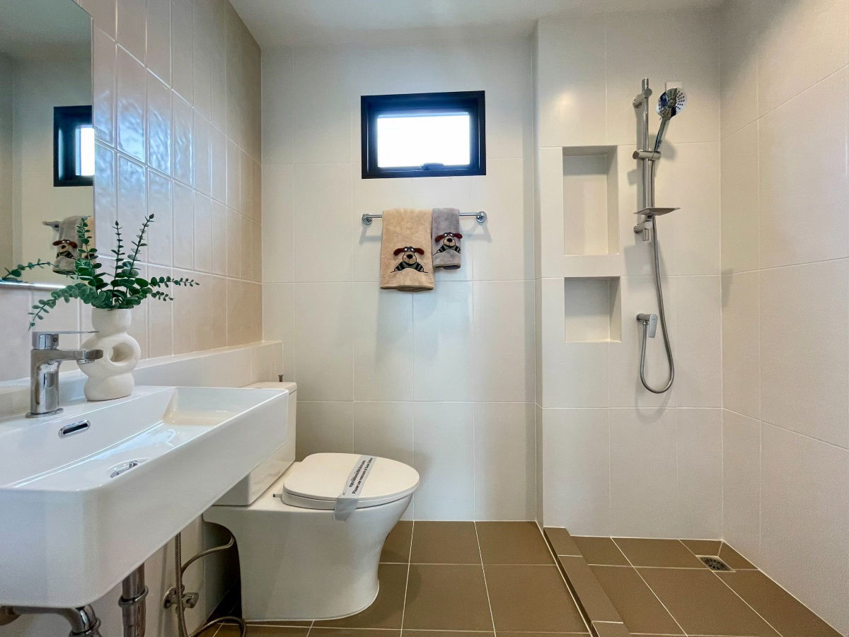 picture Fully furnished and move-in ready! 📍 Anasiri Salaya–Pinklao Project (Unit No. 100/208) — North-facing, near the clubhouse 🏡 Twin house by Sansiri - 13/16