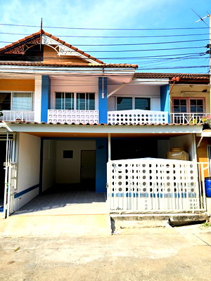 ทาวน์โฮม ดรีมเวิลด์ : หมู่บ้านพฤกษา3 ซ.18 เนื้อที่18ตรว. 3นอน 2น้ำ/ ราคาขาย 1.8ล้าน