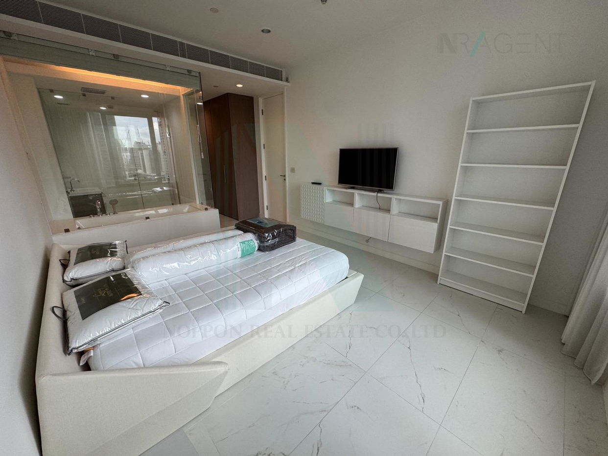 picture 📌 For Rent Condo 185 RATCHADAMRI Building 1, Floor 15,1 bed room, Room size 70.00 sqm - 2/8