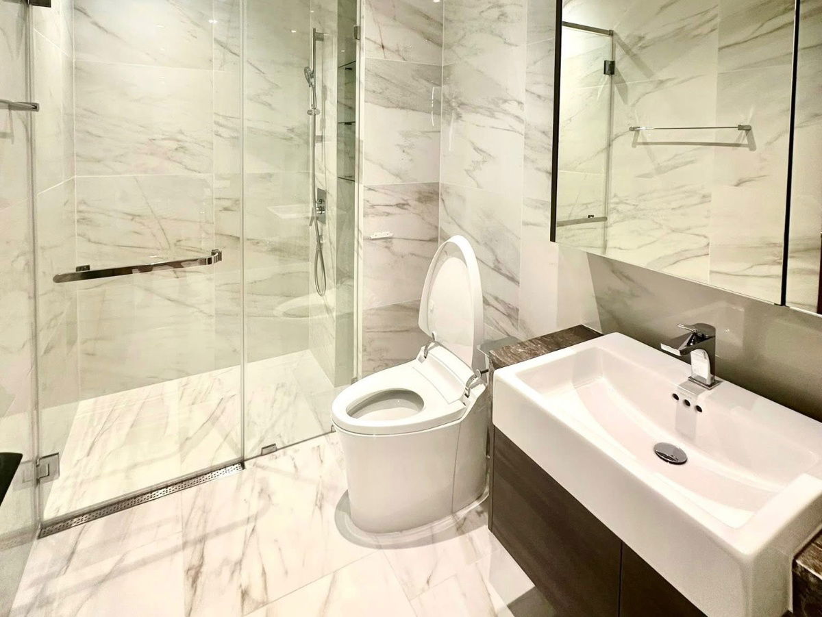 picture For Rent: The Ultimate Landmark in the Heart of Sathorn – SUPALAI ICON SATHORN Walkable distance to Silom–Sathorn area 🏙️🤍 - 8/8